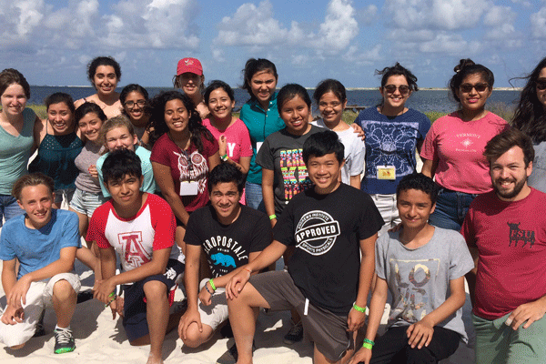 Jóvenes en Acción Students Discuss Discrimination in Florida